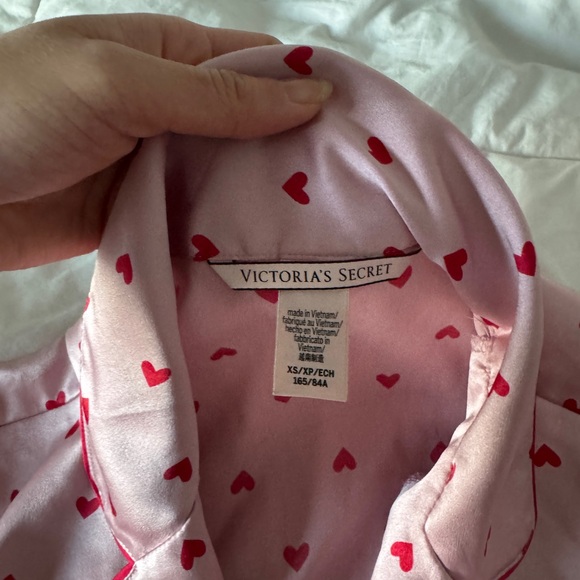 Vintage Victoria’s Secret Pink Heart Pajama Set XS | Silky Satin Long Sleeve PJs - Picture 4 of 16